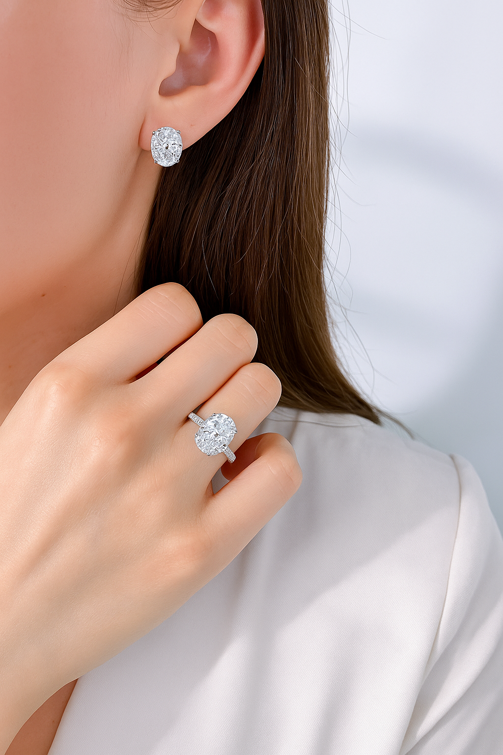 #BE0009# Oval-Cut Moissanite Stud Earrings