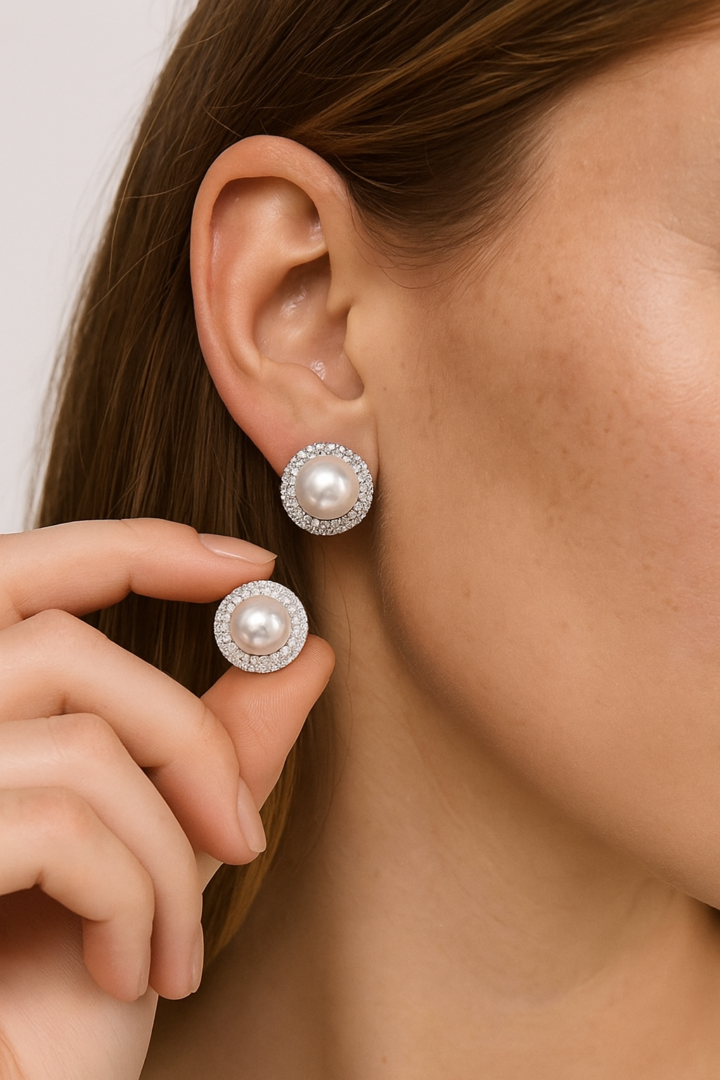 #ZE0130# Earrings with Australian White Pearl & Zircon Halo