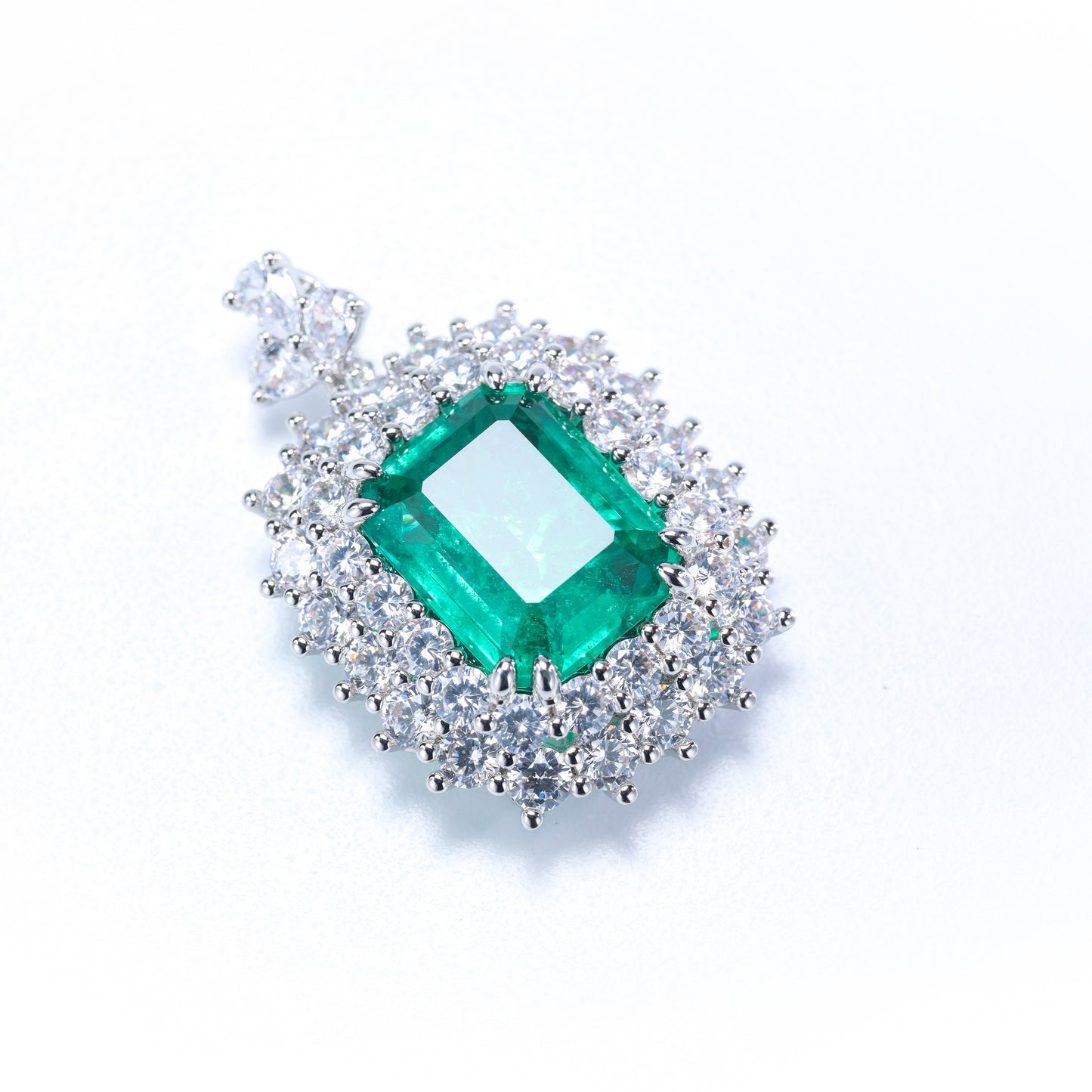 #LD0147# Pendant with Princess-Cut Emerald