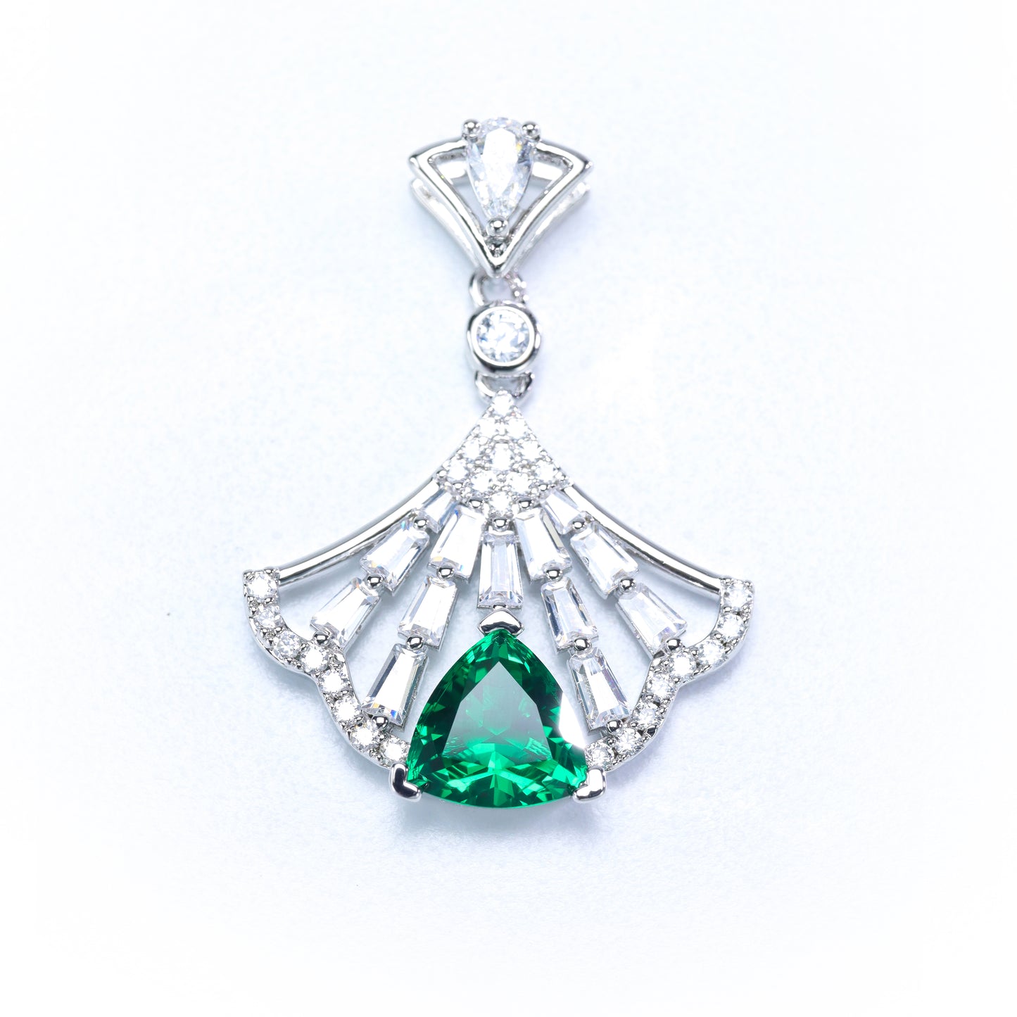 #LD0146# Fan-Shaped Pendant with Green Emerald