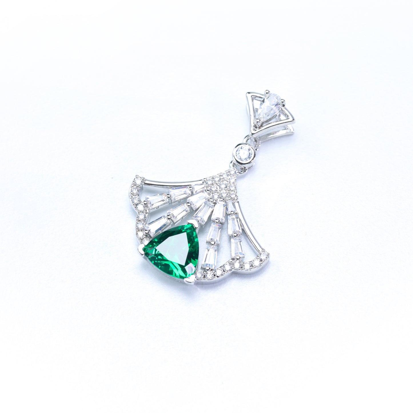 #LD0146# Fan-Shaped Pendant with Green Emerald