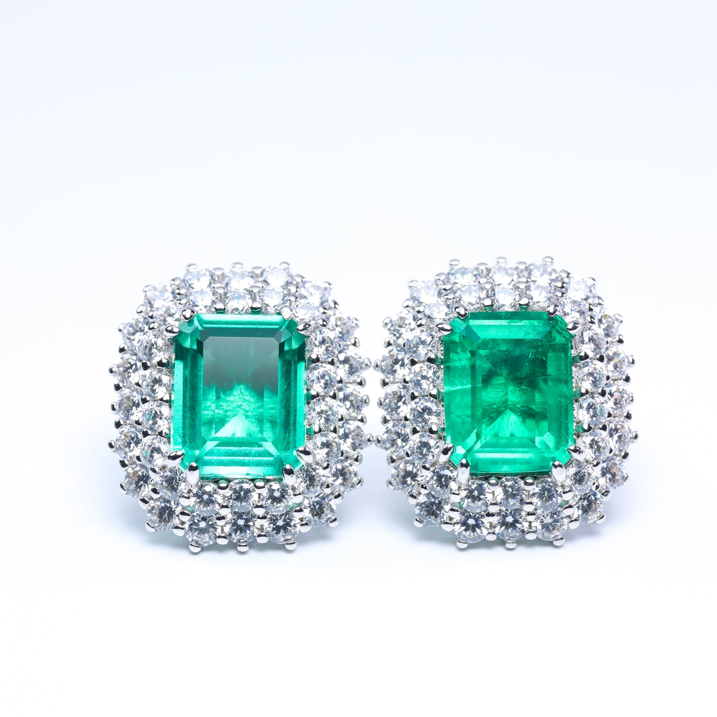 #LE0140# Earrings with Princess-Cut Emerald & Zircon Accents