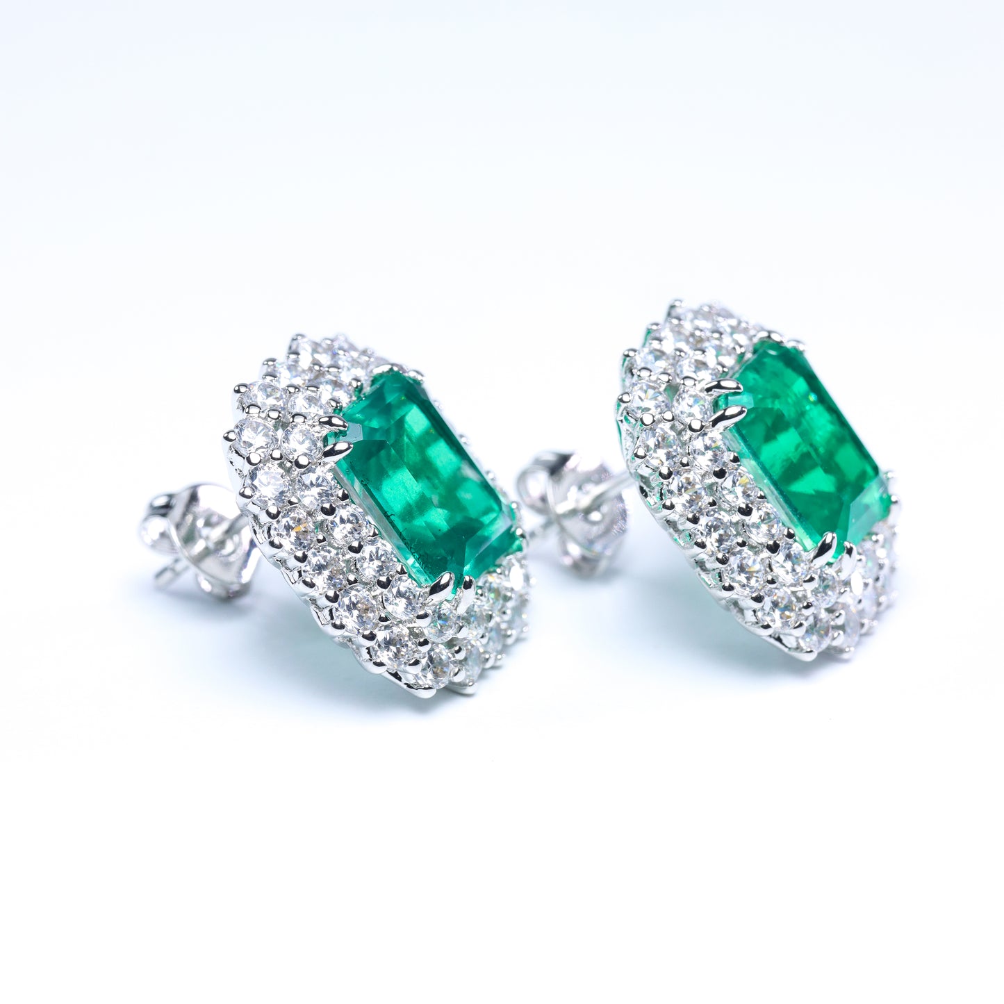 #LE0140# Earrings with Princess-Cut Emerald & Zircon Accents