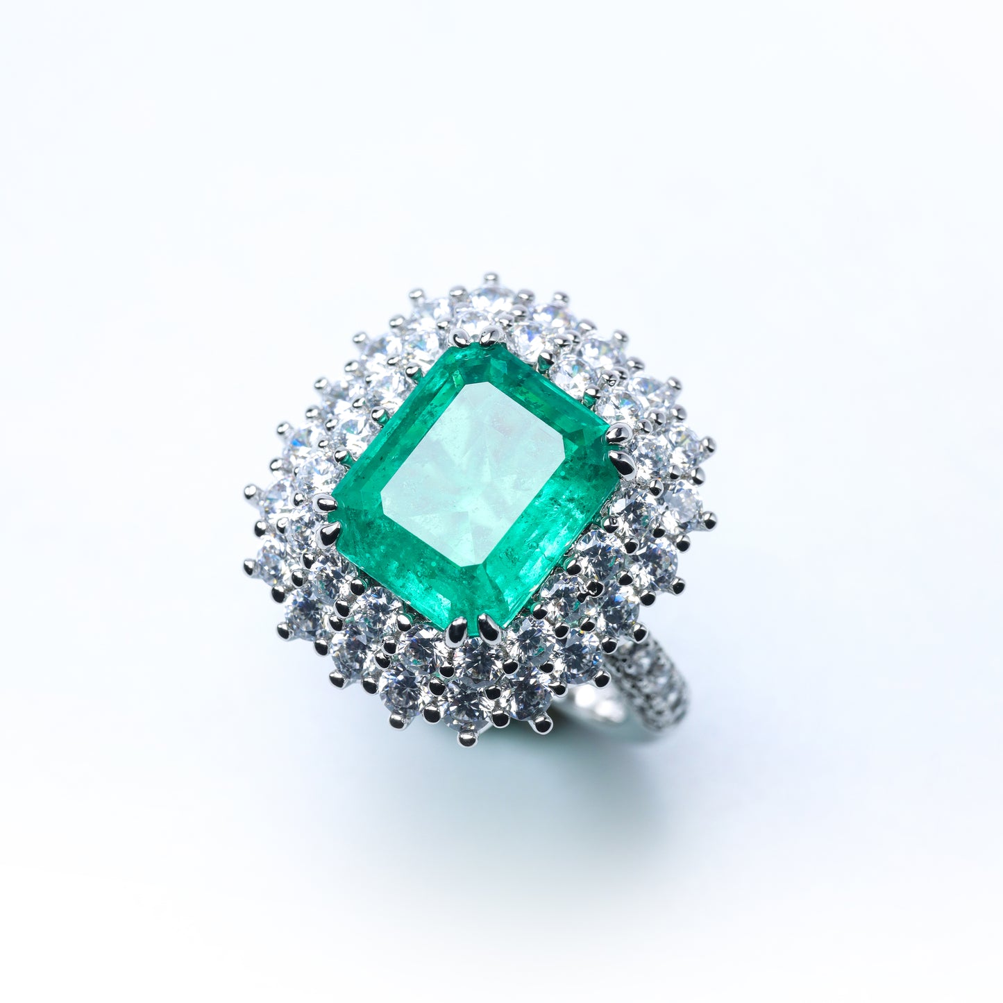 #LJ0088# Ring with Princess-Cut Emerald