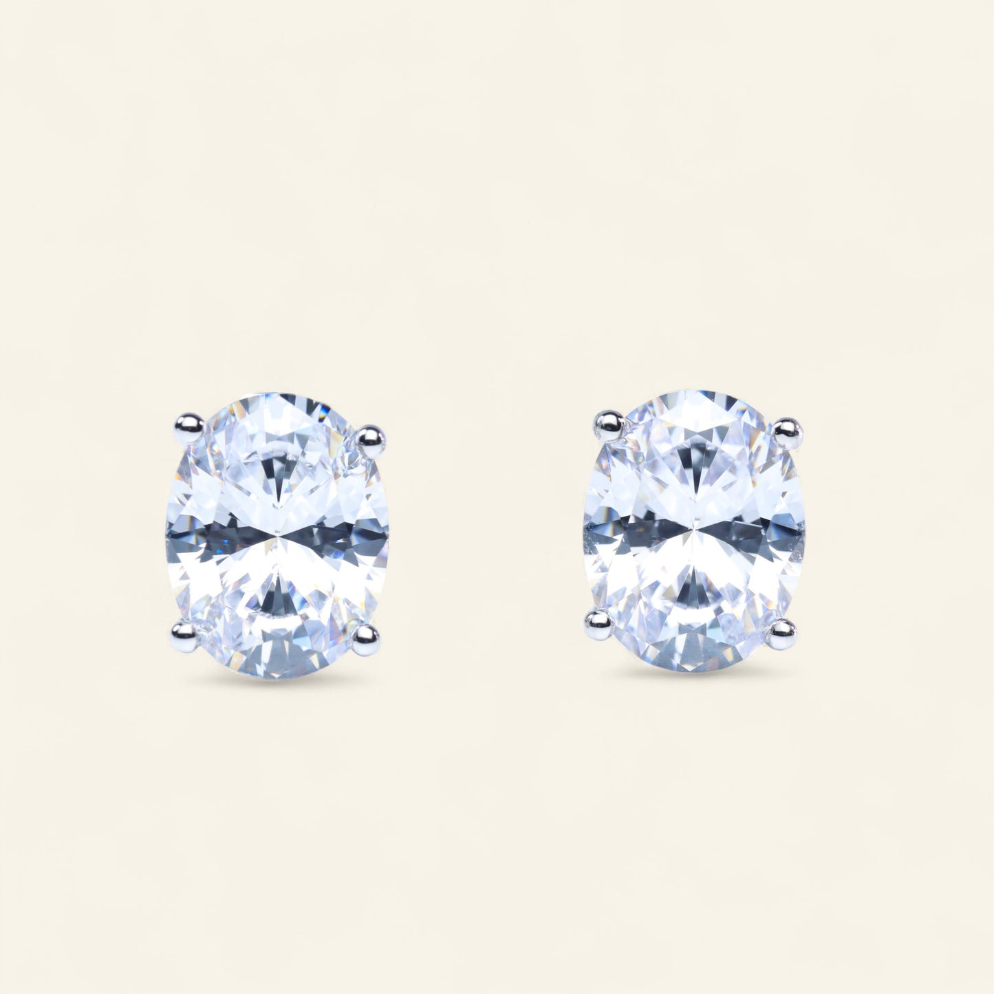 #BE0009# Oval-Cut Moissanite Stud Earrings