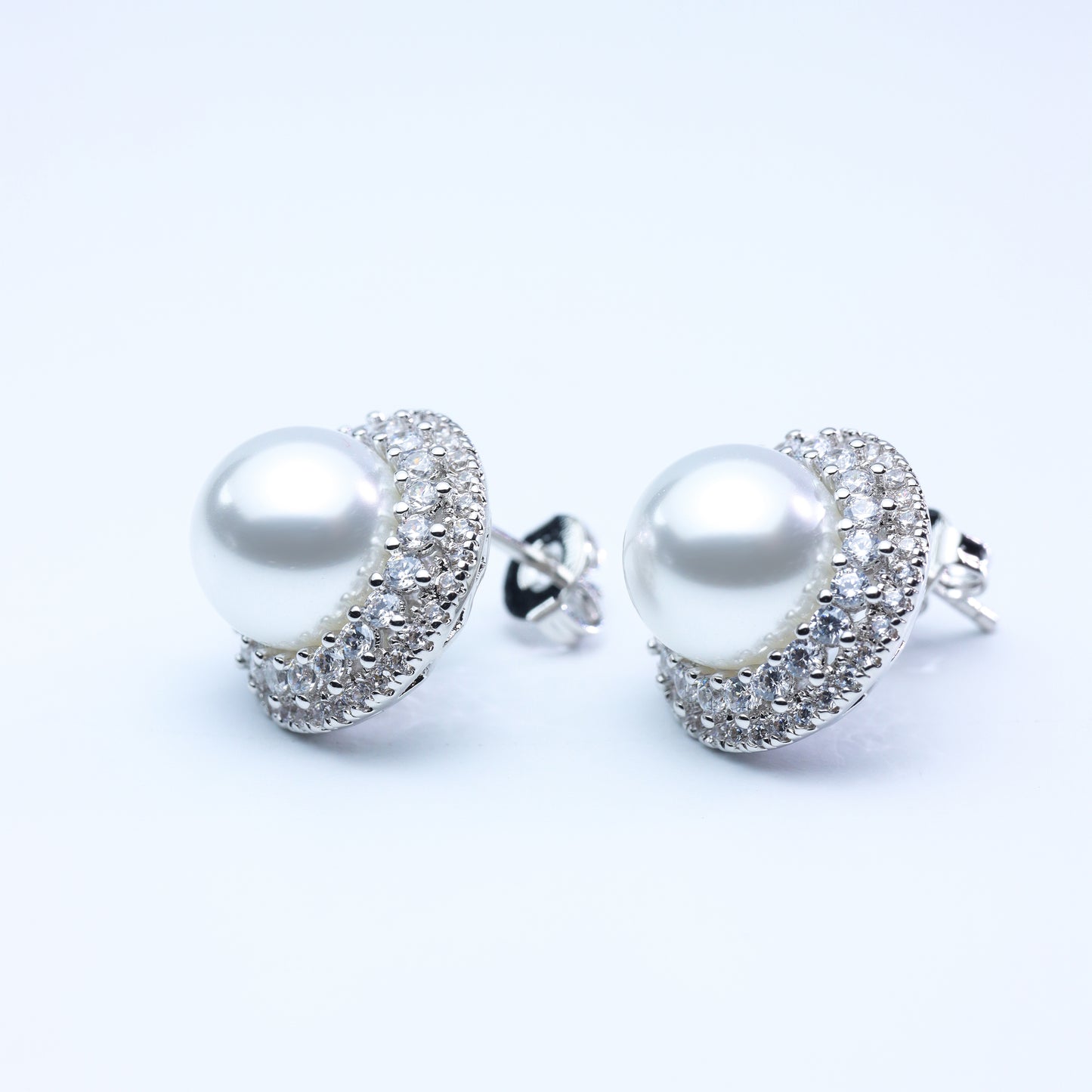 #ZE0130# Earrings with Australian White Pearl & Zircon Halo