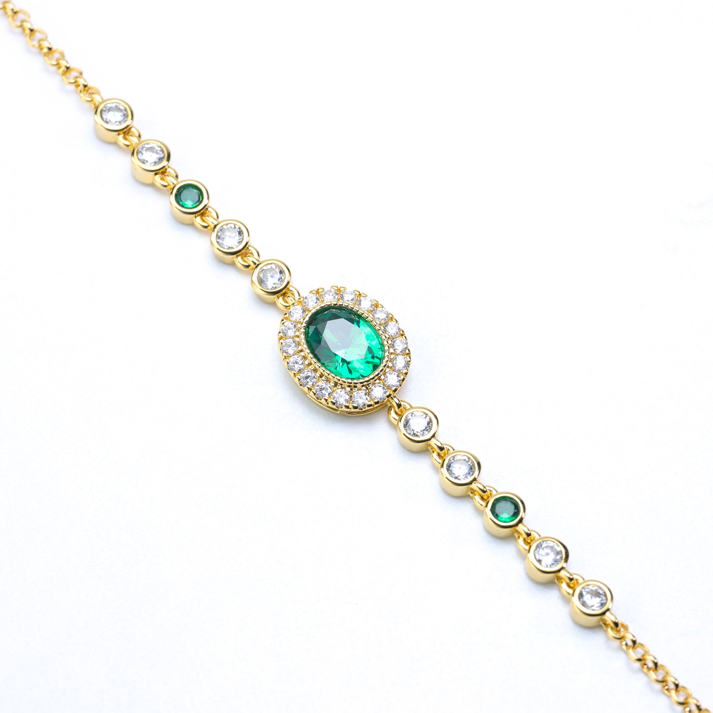 #LS0144# Bracelet with Emerald  – Elegant Oval Design
