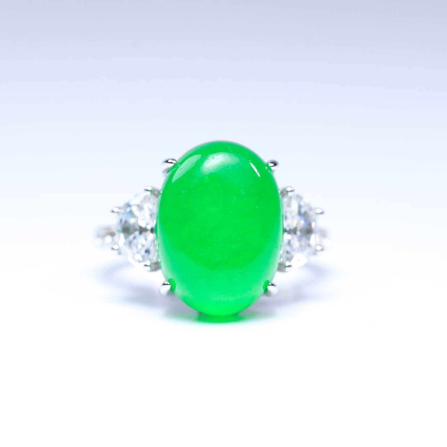 #LJ0067# Ring with Large Cabochon Imperial Green Jadeite