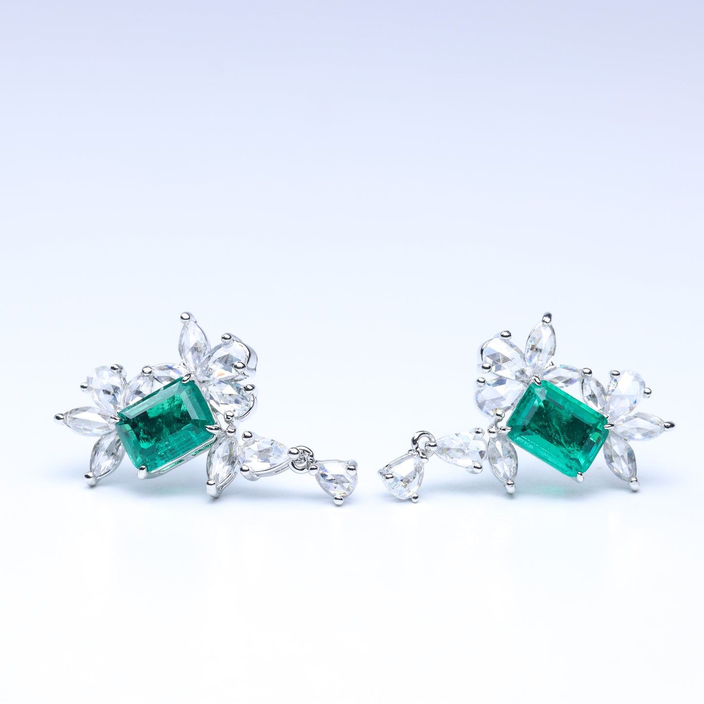 #LE0135# Emerald-Cut Stud Earrings |Green Gem & Zircon Accent