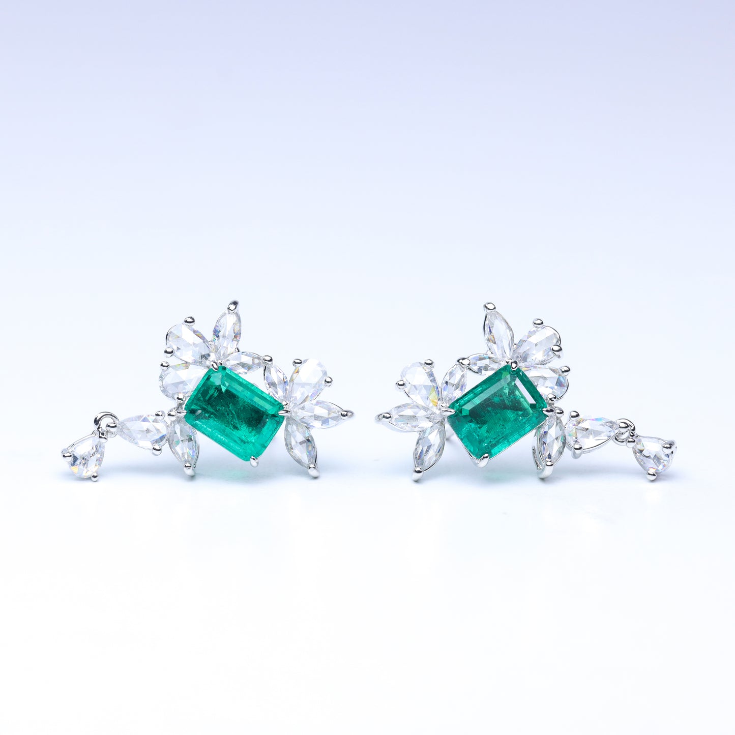 #LE0135# Emerald-Cut Stud Earrings |Green Gem & Zircon Accent