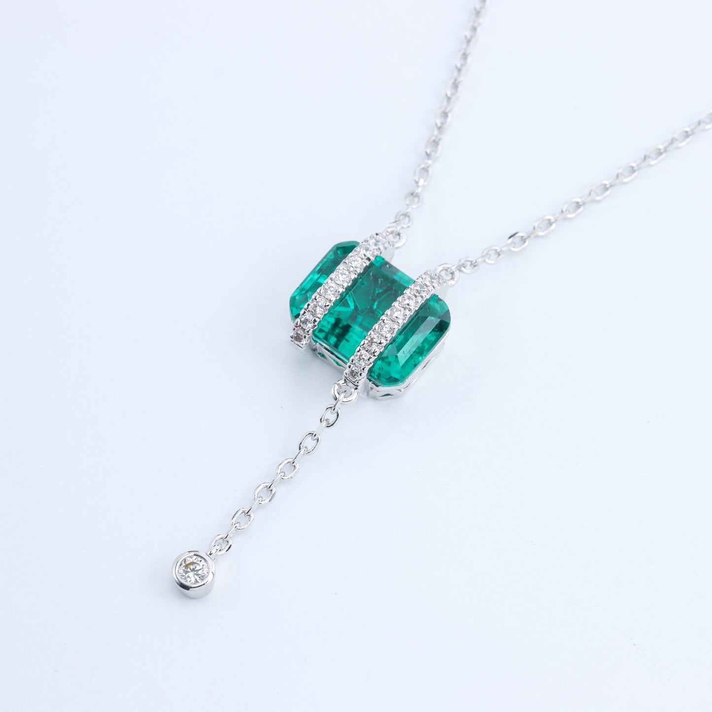 #LD0174# Necklace with Emerald Pendant