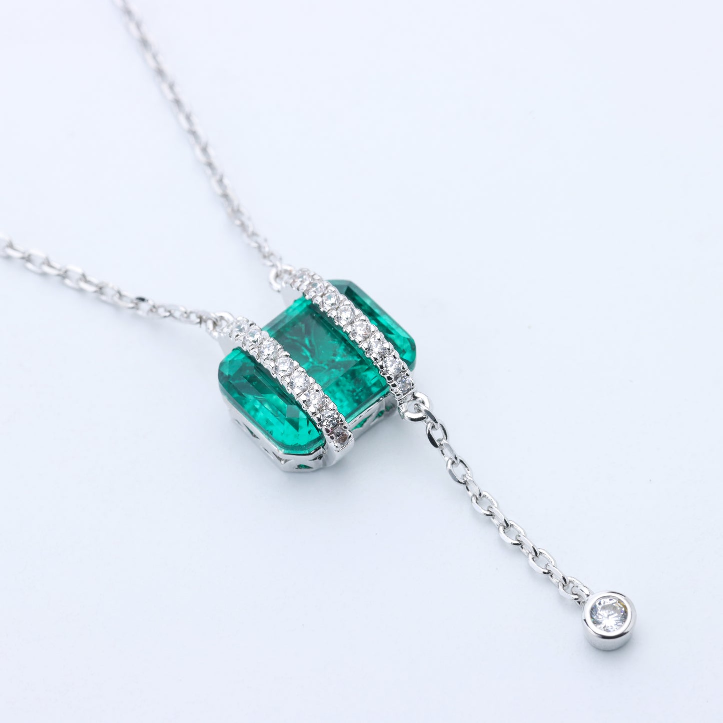 #LD0174# Necklace with Emerald Pendant