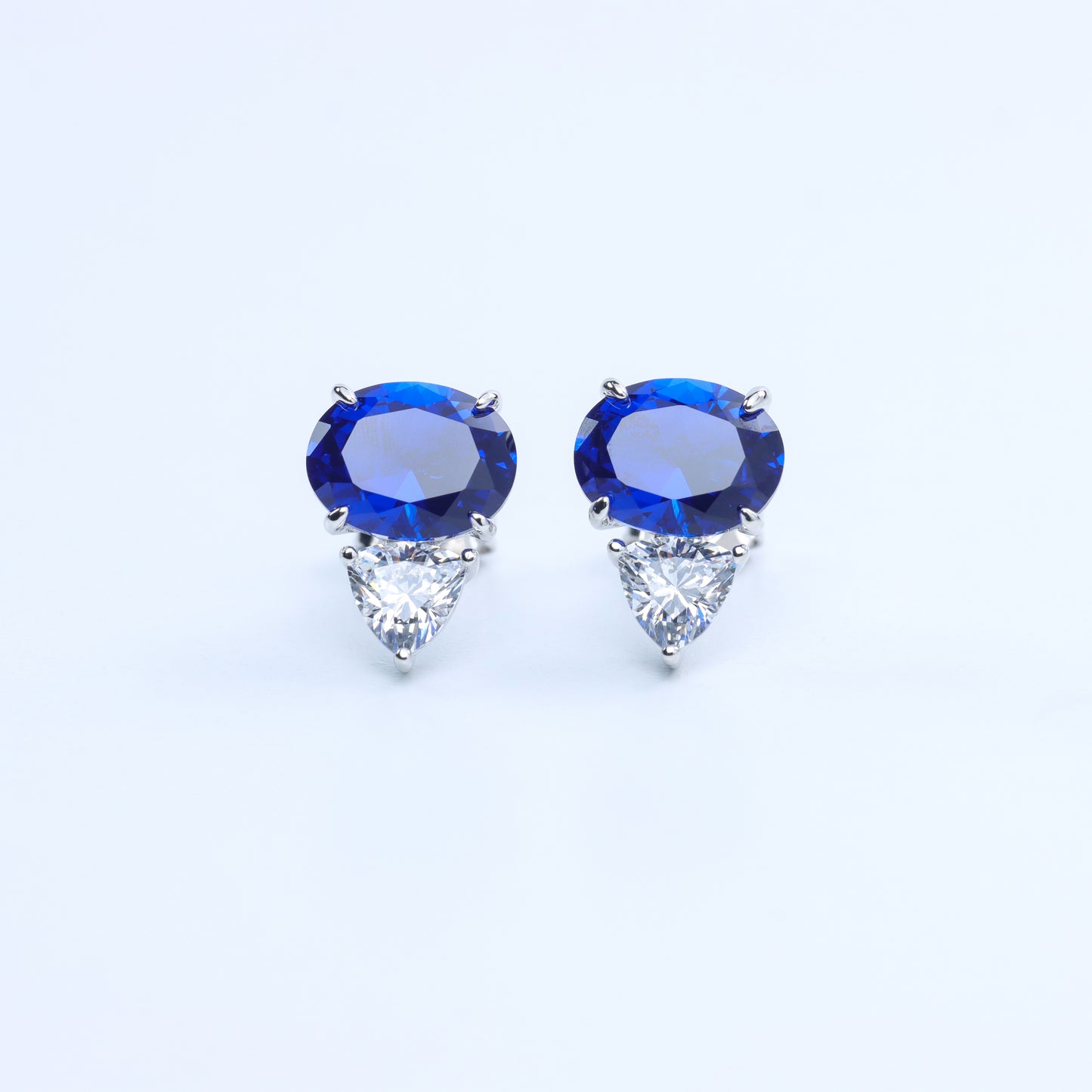 #LE0232# Stud Earrings with Blue Sapphire