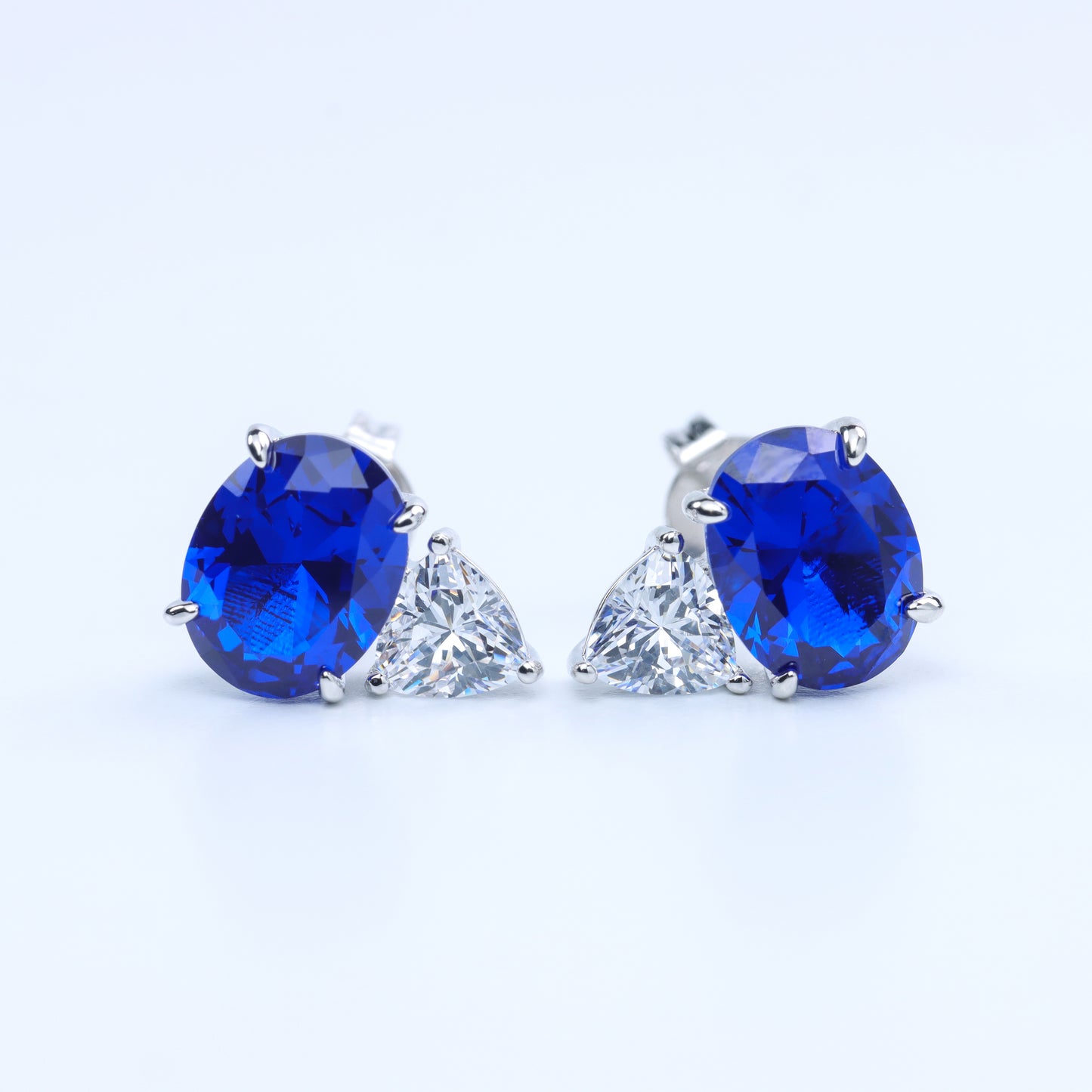 #LE0232# Stud Earrings with Blue Sapphire