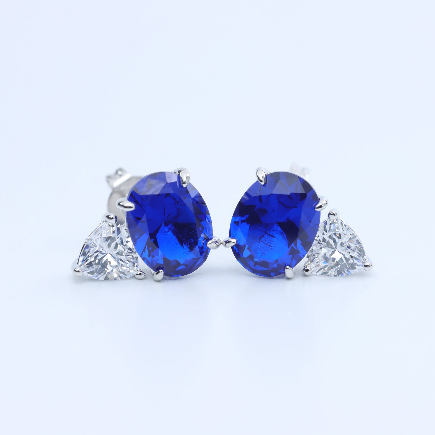 #LE0232# Stud Earrings with Blue Sapphire