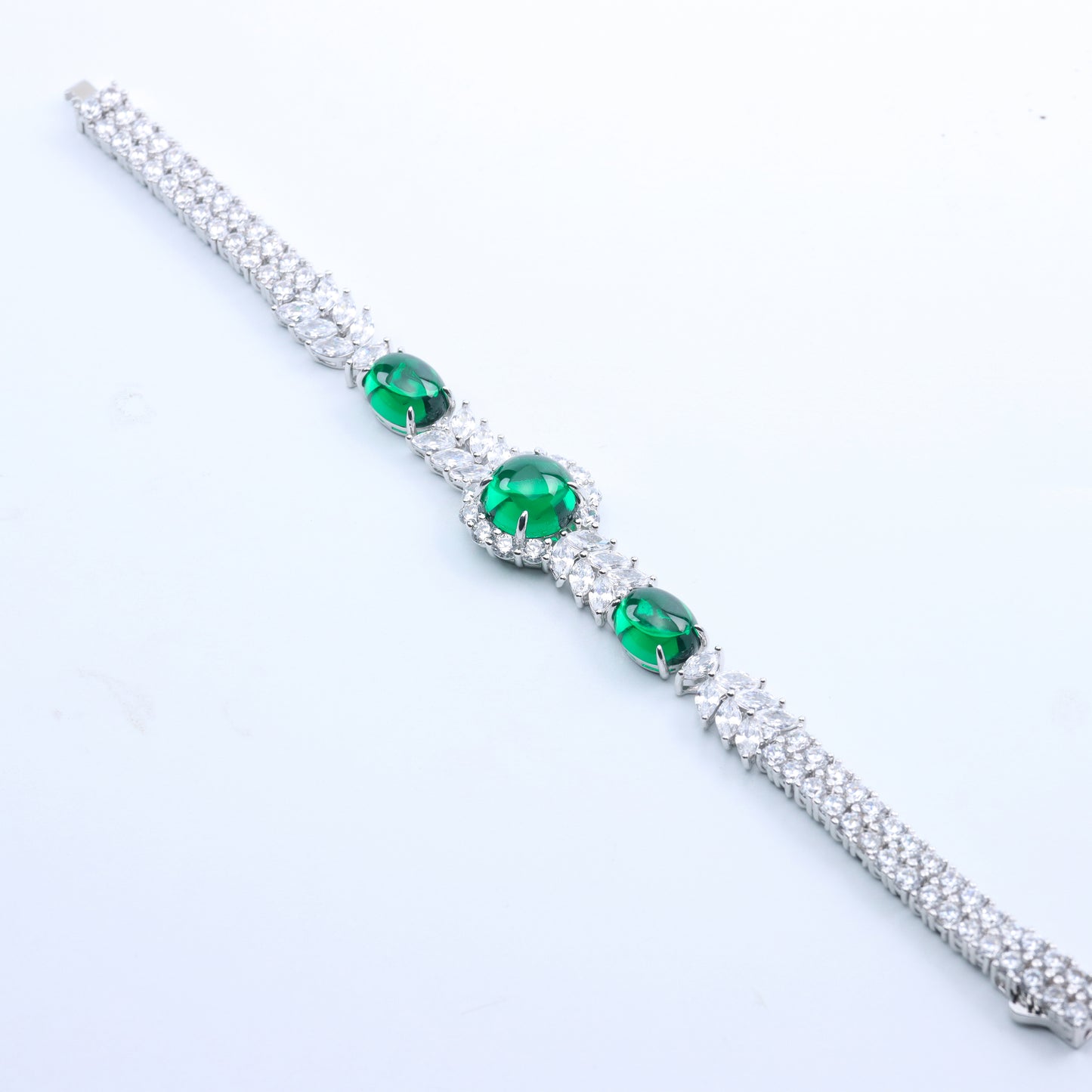 #BE320124# Bracelet with Green Emerald Design – Wheat Motif
