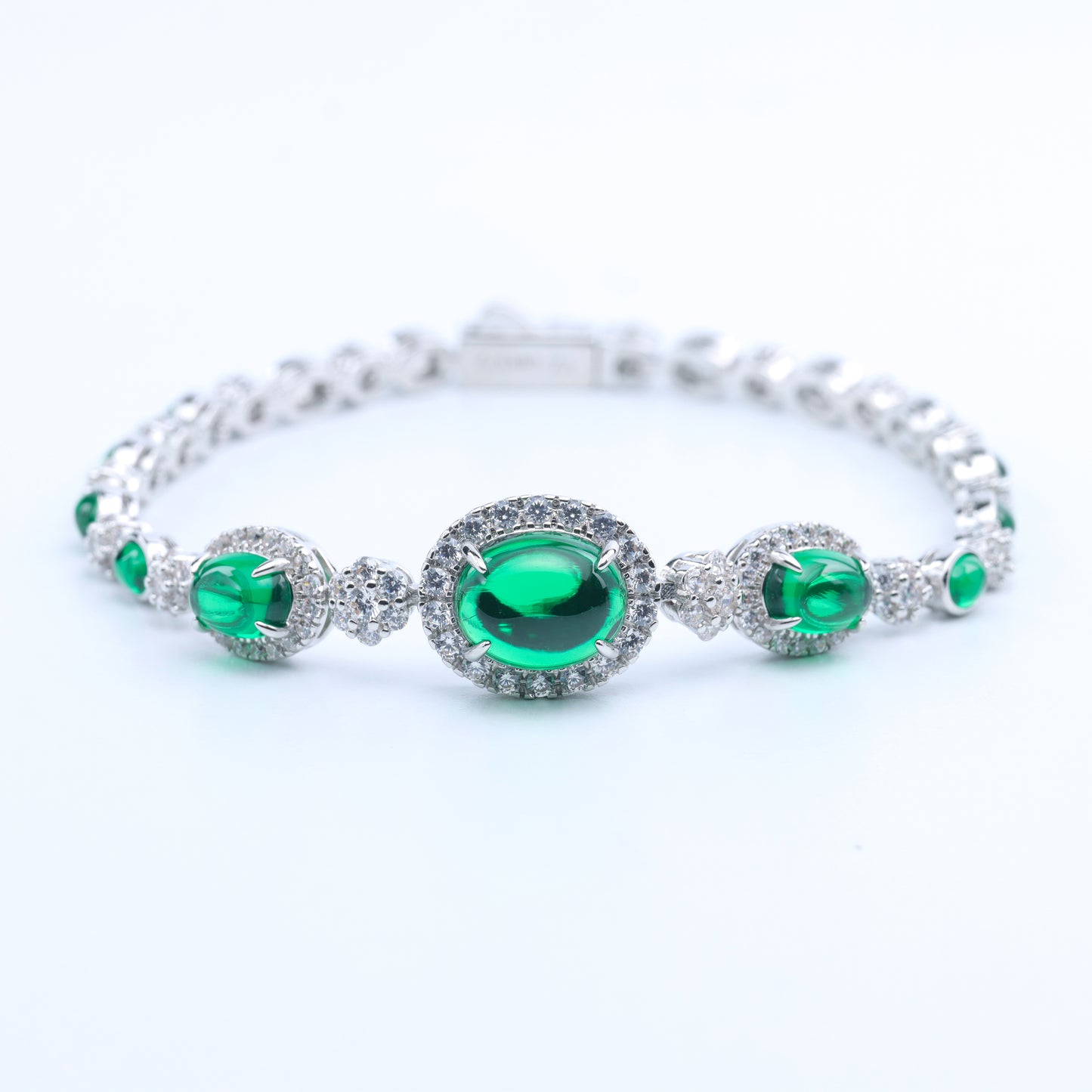 #BE120012# Bracelet with Zircon Flower Accents