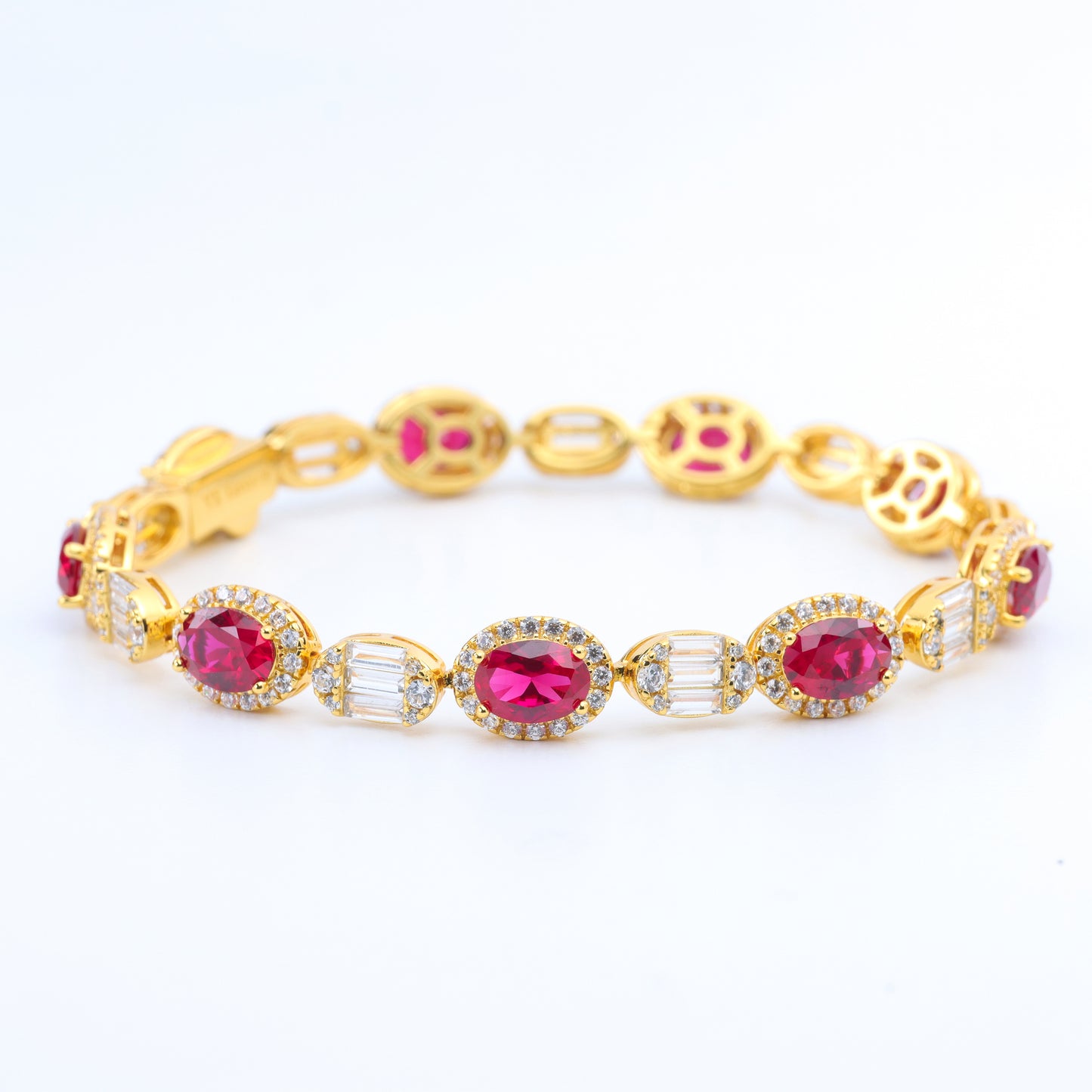 #B12305# Bracelet with Oval Cut Red Gemstone